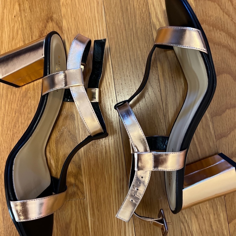 Kate spade Asha sandals gold and black T-strap - Picture 2 of 4
